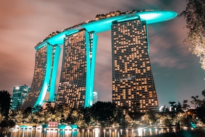 singapore een van de grote goklanden met het Marina Bay Sands-unsplash